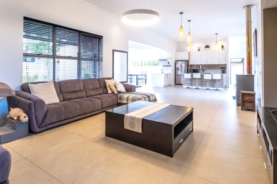 3 Bedroom Property for Sale in Earls Court Lifestyle Estate Western Cape